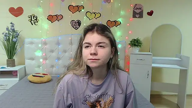 TinaRedly online show from 02.18.25