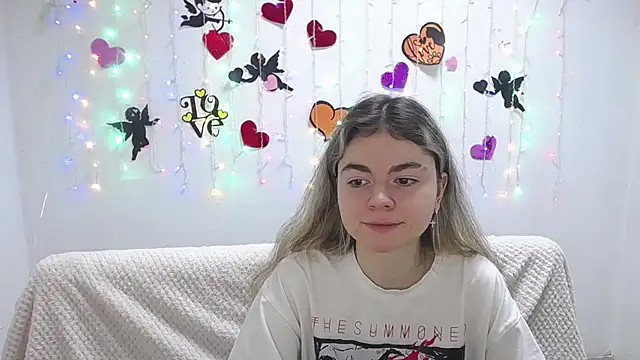 TinaRedly online show from 02.20.25