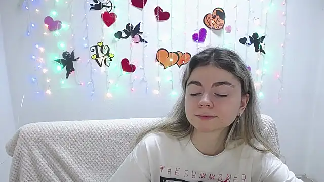 TinaRedly online show from 02.20.25