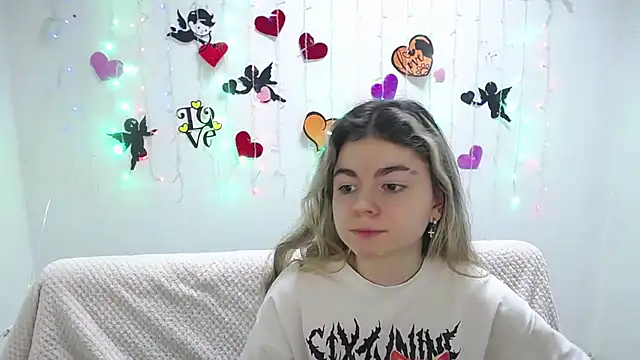 TinaRedly online show from 02.22.25