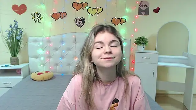 TinaRedly online show from 02.25.25