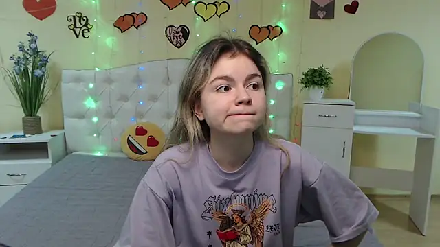 TinaRedly online show from 03.11.25