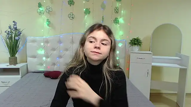 TinaRedly online show from 03.19.25