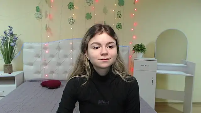 TinaRedly online show from 03.20.25