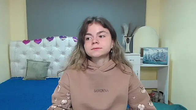 TinaRedly online show from 10.15.25