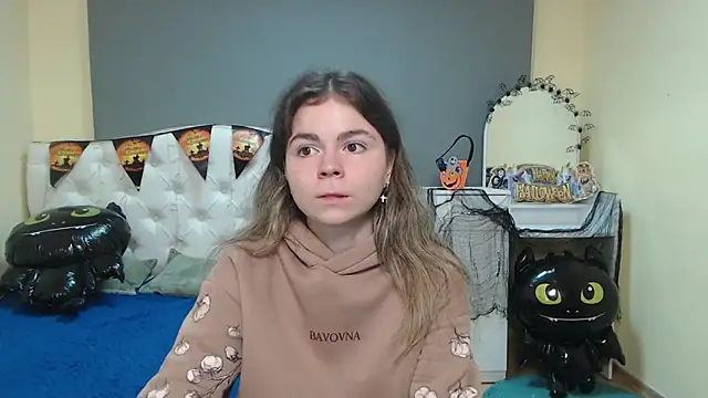 TinaRedly online show from 10.19.25