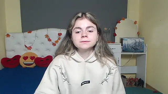 TinaRedly online show from 11.16.25