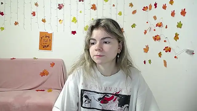 TinaRedly online show from 11.28.25