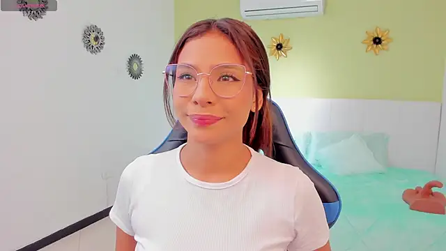 amira cute2 online show from 01.31.25