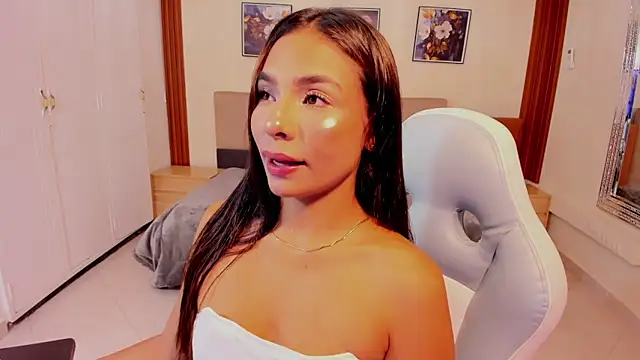 amira cute2 online show from 12.22.25