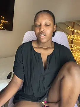 kellya  online show from 10.18.25