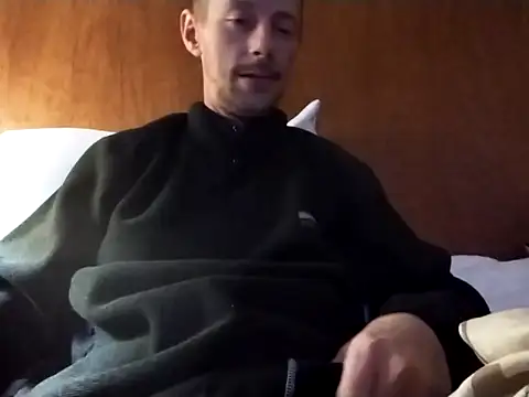 Snapshot of elmerfuddin87 chatting on 11.21.25 elmerfuddin87 online show from 11.21.25