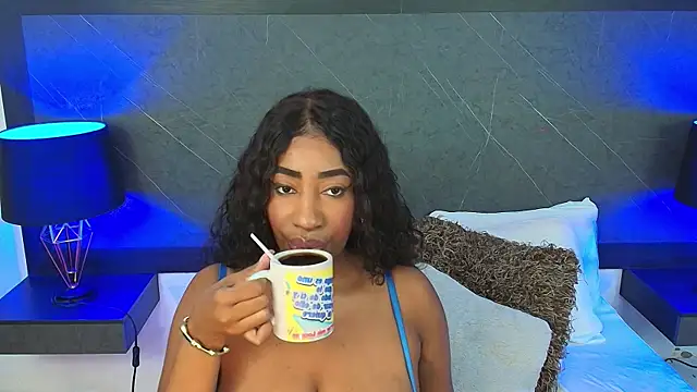 Snapshot of charlottebrowns_ chatting on 02.09.25 charlottebrowns  online show from 02.09.25