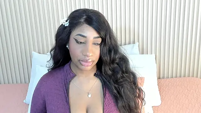 Snapshot of charlottebrowns_ chatting on 11.07.25 charlottebrowns online show from 11.07.25