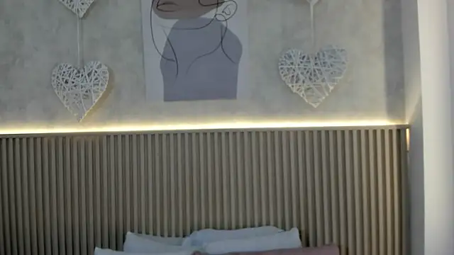 Snapshot of charlottebrowns_ chatting on 11.25.25 charlottebrowns online show from 11.25.25