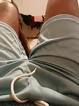 Snapshot of maleesa chatting on 09.14.25 maleesa online show from 09.14.25