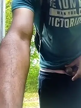 Snapshot of maleesa chatting on 09.19.25 maleesa online show from 09.19.25