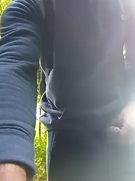 Snapshot of maleesa chatting on 09.25.25 maleesa online show from 09.25.25