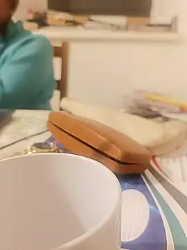 Snapshot of maleesa chatting on 10.15.25 maleesa online show from 10.15.25