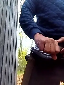 Snapshot of maleesa chatting on 10.25.25 maleesa online show from 10.25.25