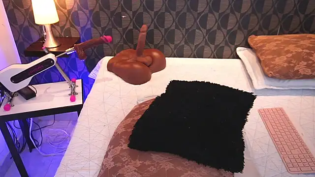 SharomRoss online show from 10.06.25