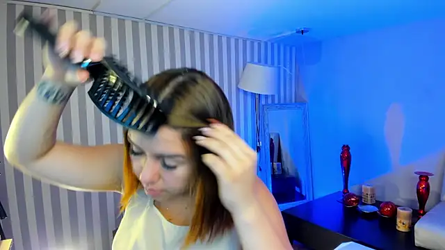 Snapshot of ArianaBaker chatting on 01.22.25 ArianaBaker online show from 01.22.25