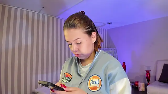 Snapshot of ArianaBaker chatting on 01.31.25 ArianaBaker online show from 01.31.25