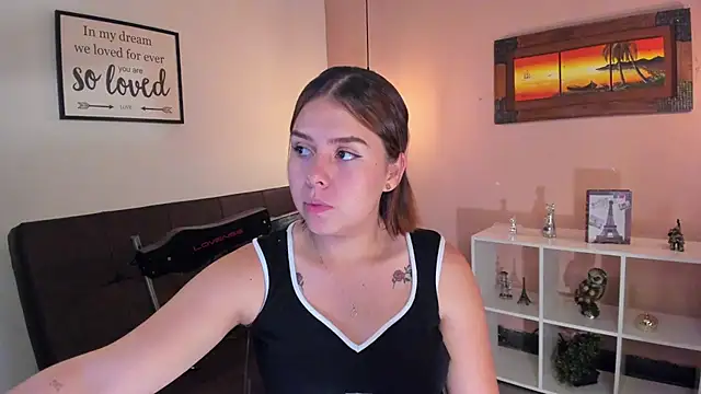 Snapshot of ArianaBaker chatting on 02.18.25 ArianaBaker online show from 02.18.25