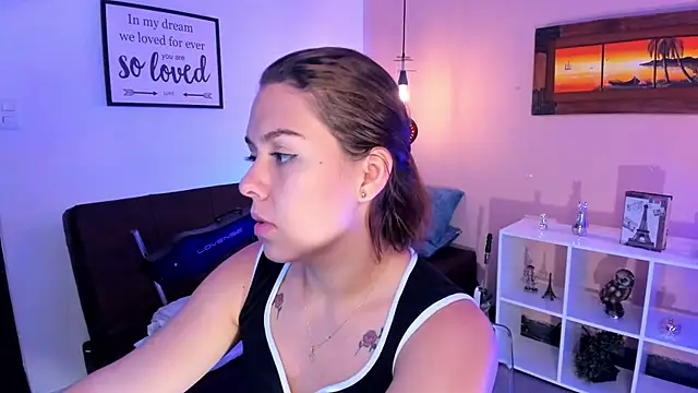 Snapshot of ArianaBaker chatting on 02.24.25 ArianaBaker online show from 02.24.25