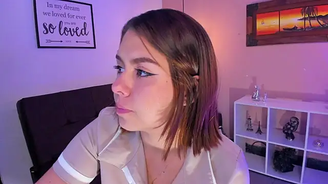 Snapshot of ArianaBaker chatting on 03.03.25 ArianaBaker online show from 03.03.25