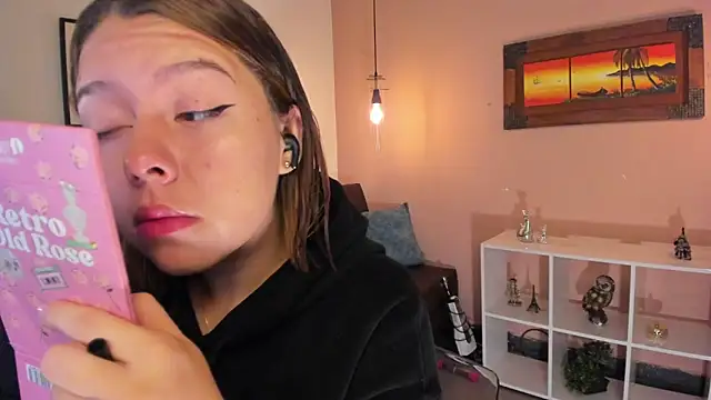 Snapshot of ArianaBaker chatting on 03.04.25 ArianaBaker online show from 03.04.25