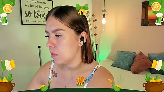 Snapshot of ArianaBaker chatting on 03.17.25 ArianaBaker online show from 03.17.25