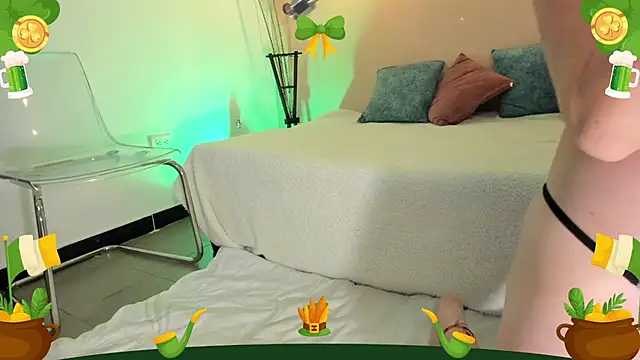 Snapshot of ArianaBaker chatting on 03.17.25 ArianaBaker online show from 03.17.25