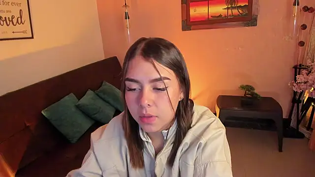 Snapshot of ArianaBaker chatting on 11.10.25 ArianaBaker online show from 11.10.25