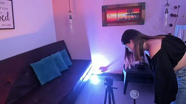 Snapshot of ArianaBaker chatting on 11.11.25 ArianaBaker online show from 11.11.25