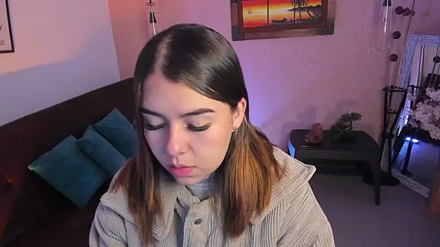 Snapshot of ArianaBaker chatting on 11.17.25 ArianaBaker online show from 11.17.25