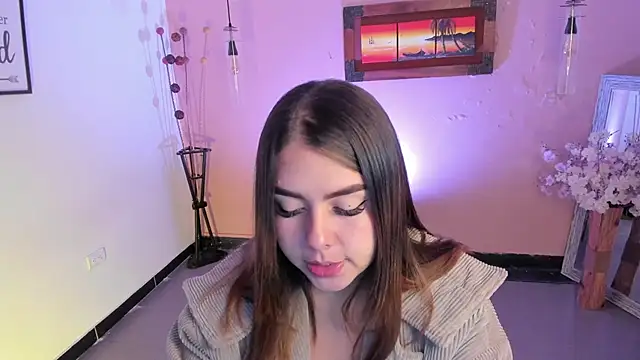 Snapshot of ArianaBaker chatting on 11.25.25 ArianaBaker online show from 11.25.25