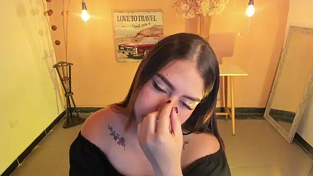 Snapshot of ArianaBaker chatting on 11.28.25 ArianaBaker online show from 11.28.25