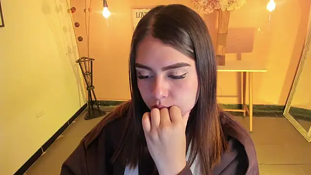 Snapshot of ArianaBaker chatting on 12.01.25 ArianaBaker online show from 12.01.25