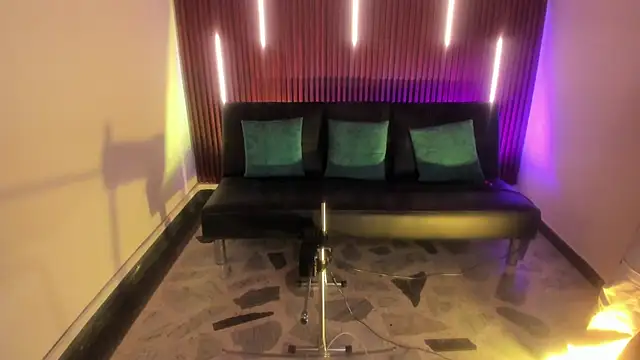 Snapshot of ArianaBaker chatting on 12.02.25 ArianaBaker online show from 12.02.25