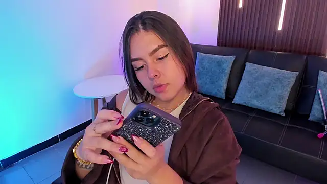 Snapshot of ArianaBaker chatting on 12.14.25 ArianaBaker online show from 12.14.25