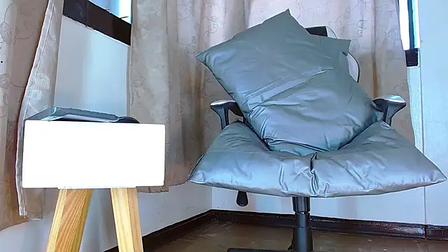 Snapshot of bellatrixx_69 chatting on 12.19.24 bellatrixx 69 online show from 12.19.24