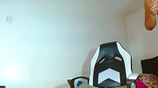 Snapshot of bellatrixx_69 chatting on 01.03.25 bellatrixx 69 online show from 01.03.25