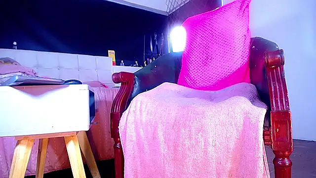 Snapshot of bellatrixx_69 chatting on 09.24.25 bellatrixx 69 online show from 09.24.25