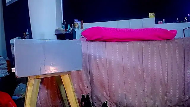 Snapshot of bellatrixx_69 chatting on 10.10.25 bellatrixx 69 online show from 10.10.25