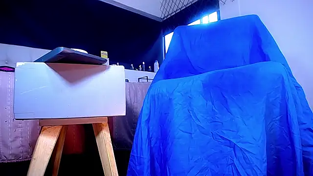 Snapshot of bellatrixx_69 chatting on 10.18.25 bellatrixx 69 online show from 10.18.25