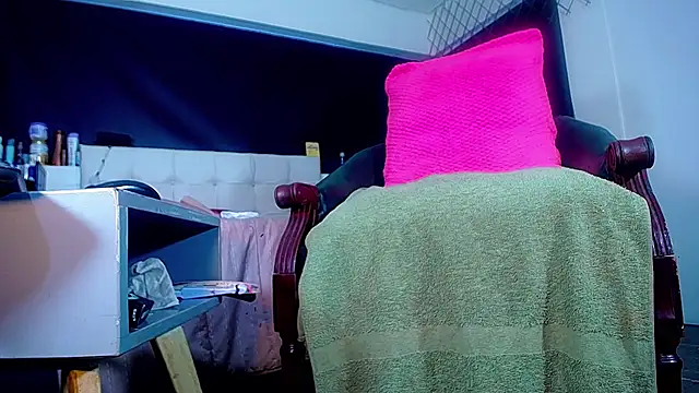 Snapshot of bellatrixx_69 chatting on 11.29.25 bellatrixx 69 online show from 11.29.25