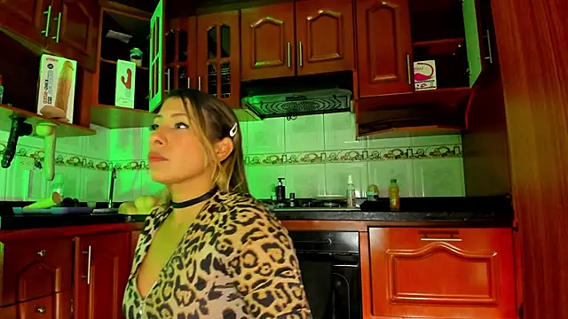 LaureenHills online show from 02.08.25