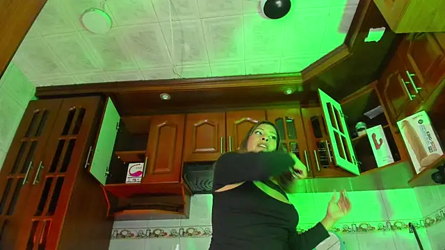 LaureenHills online show from 02.11.25