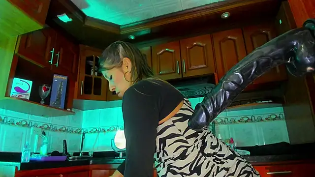 LaureenHills online show from 03.05.25